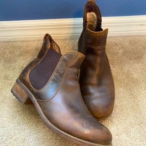 UGG Chelsea Boots - Sherpa Lined